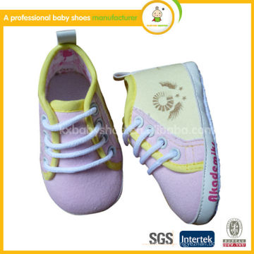 Zapatos 2015 del bebé que camina zapatos del patrón del cráneo zapatos de lona del bebé